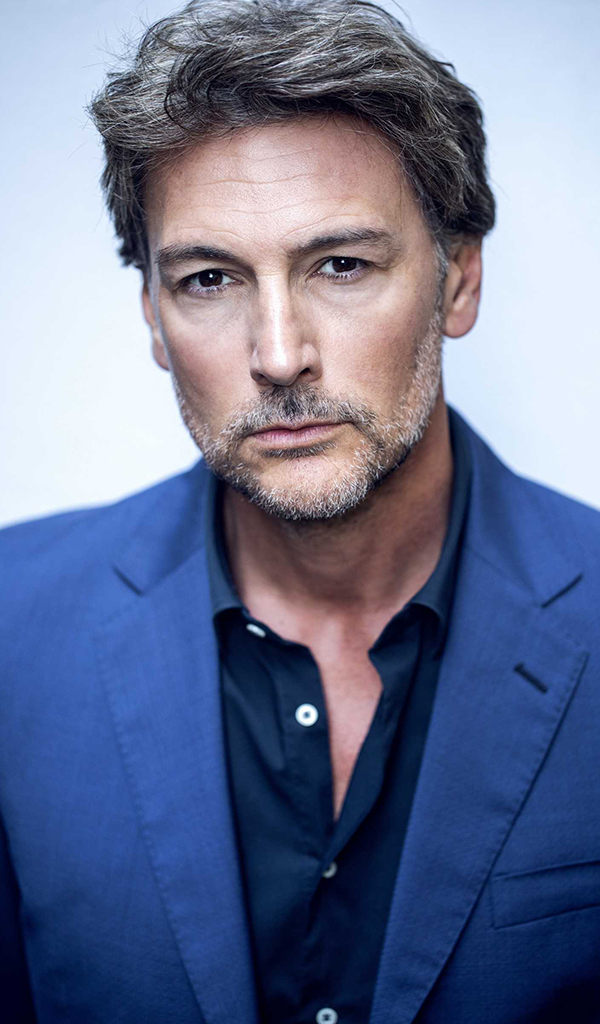  Roberto Farnesi